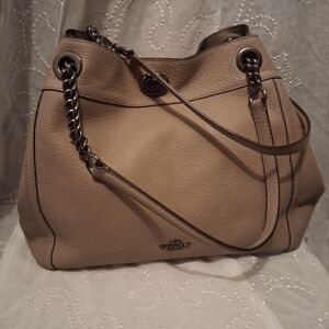 Coach Turnlock Edie Shoulder Bag in Pebble Leather With Dustbag